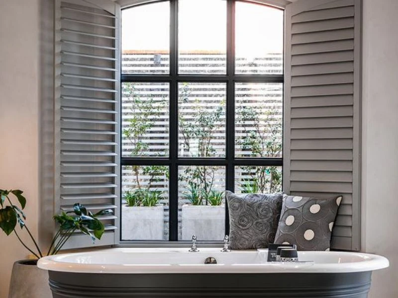 Bathroom Shutters CAT IMG10
