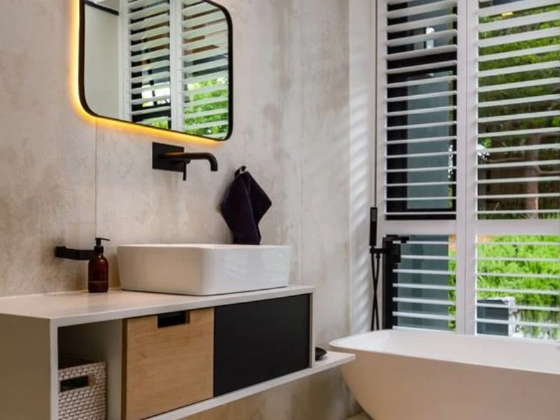 Bathroom Shutters CAT IMG11