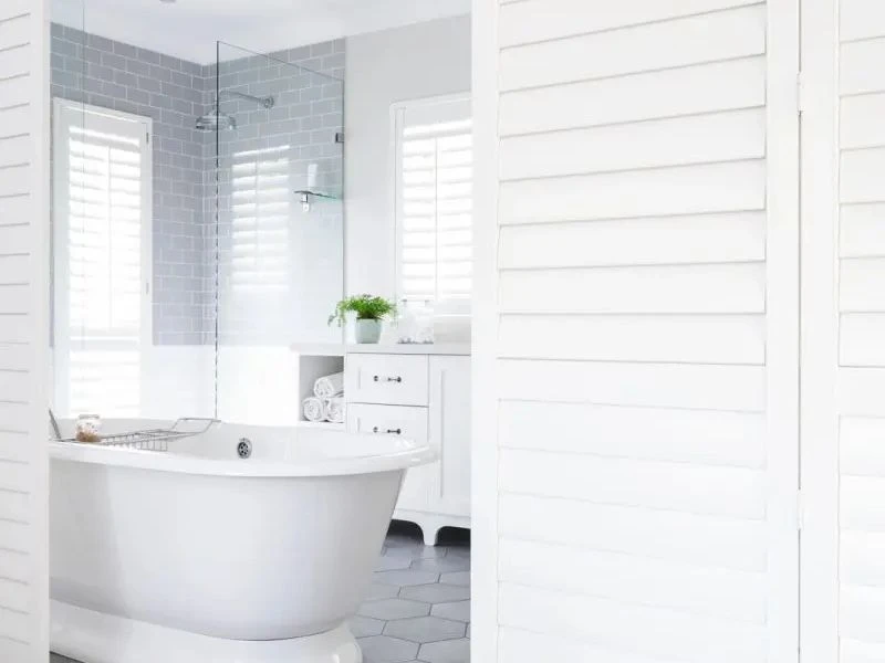 Bathroom Shutters CAT IMG3